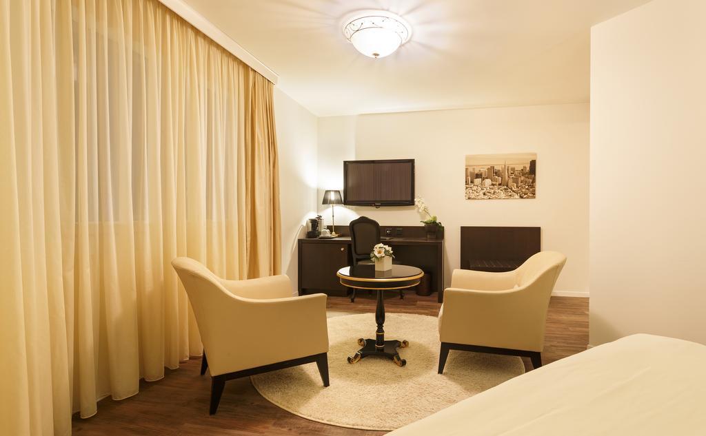 Business Hotel First Feusisberg Room photo